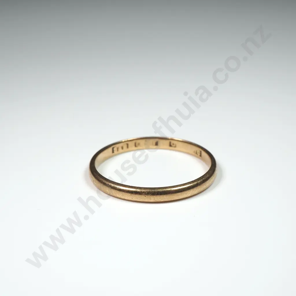 Antique 9ct Gold Wedding Band Image 1++