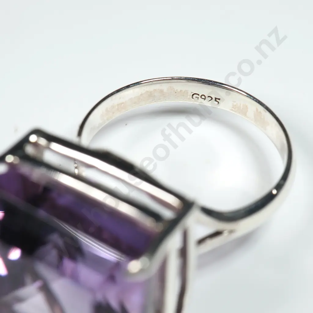 Sterling Silver & Amethyst Ring Image 1++