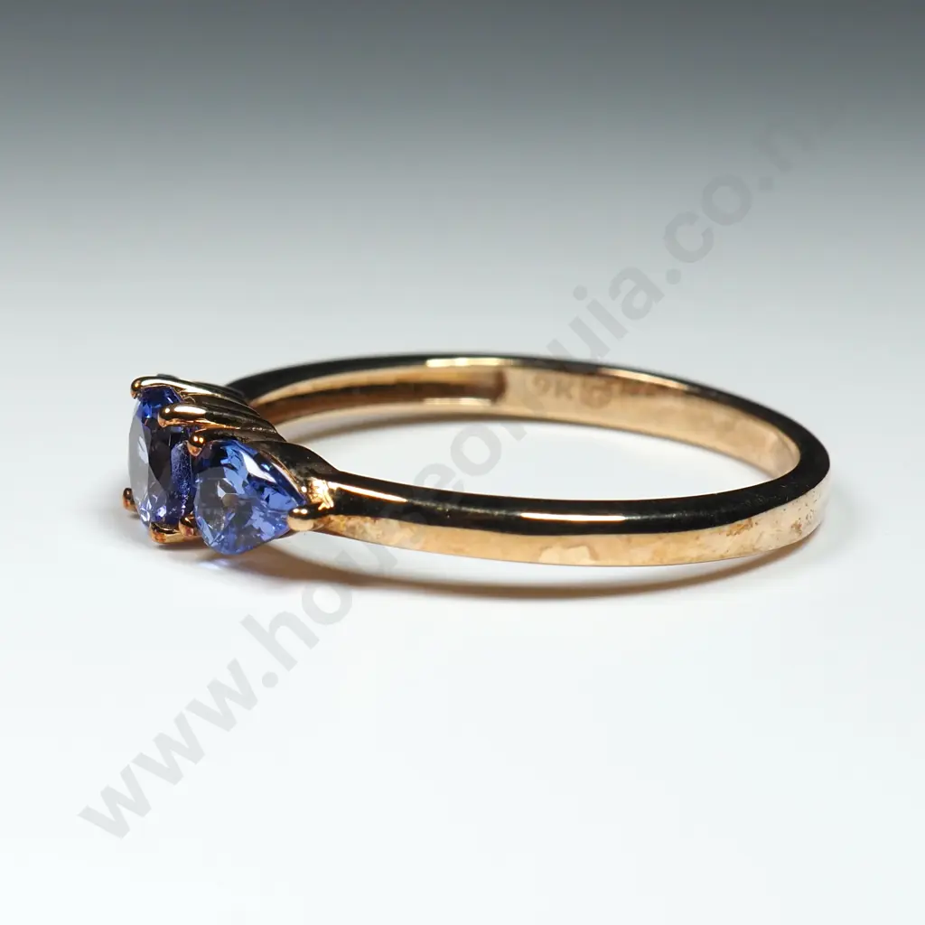 9ct Gold Tanzanite Ring w Certificate Image 1++
