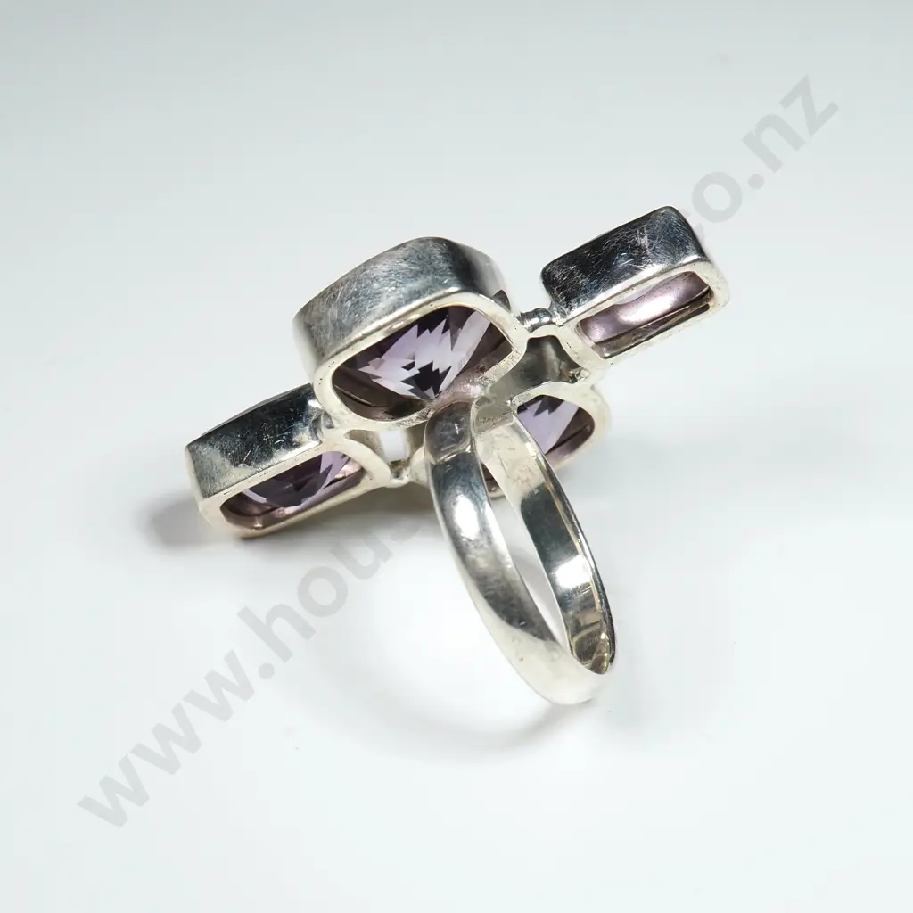 Sterling Silver & Amethyst Ring Image 1++
