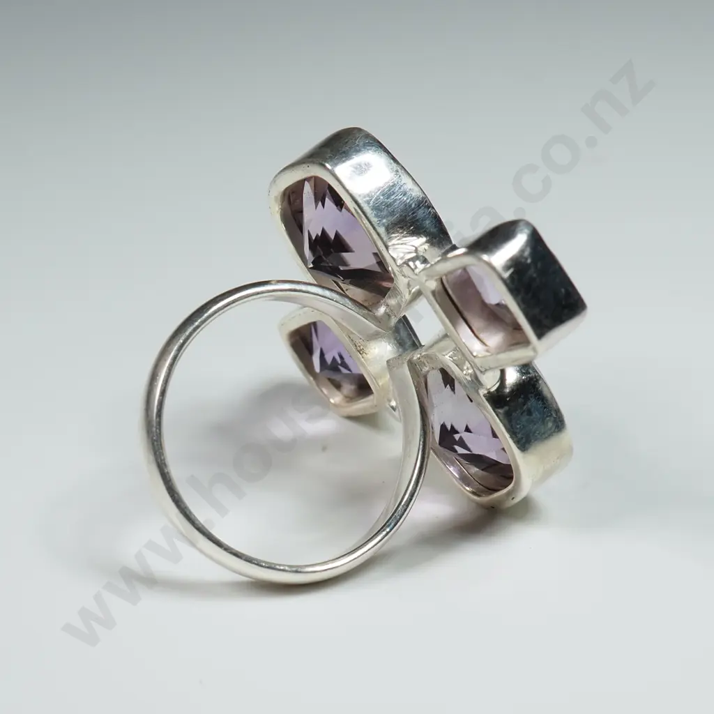 Sterling Silver & Amethyst Ring Image 1++