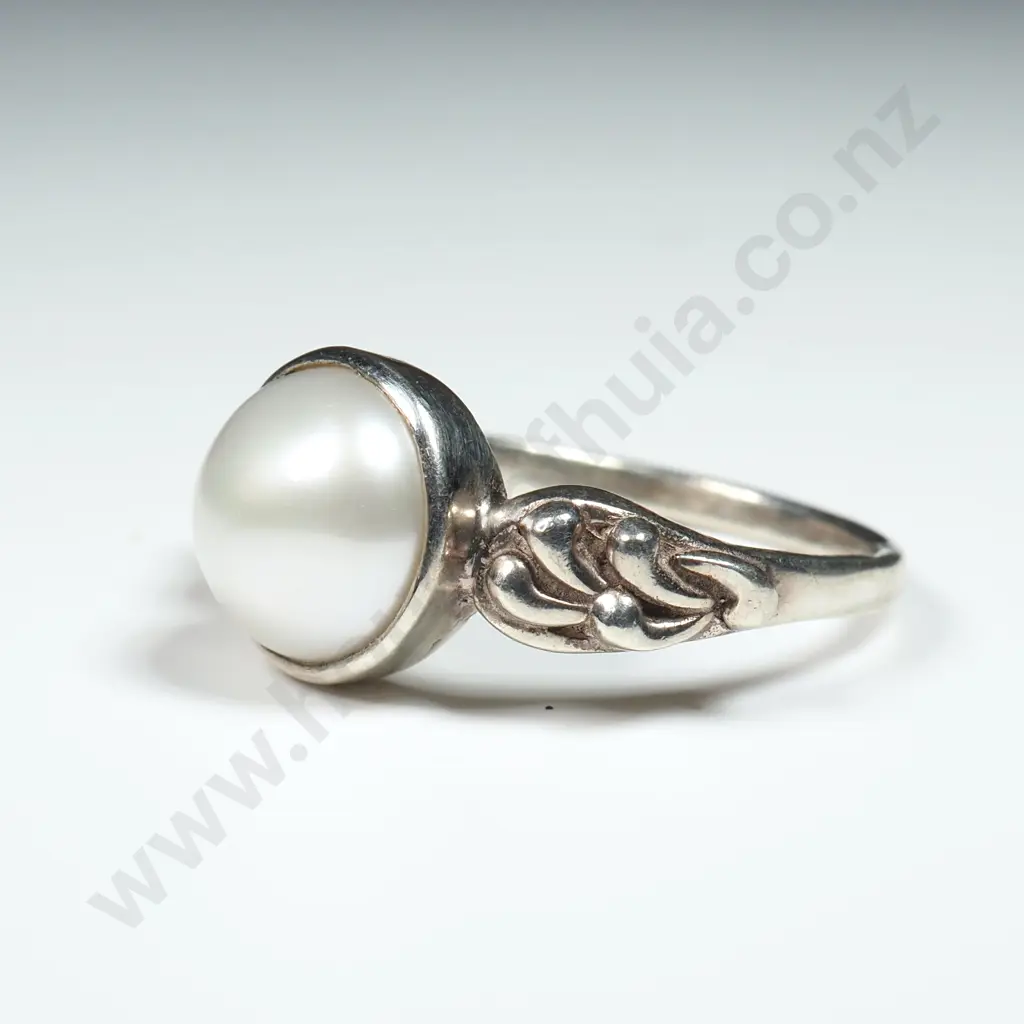 Sterling SIlver & Freshwater Pearl Ring Image 1++