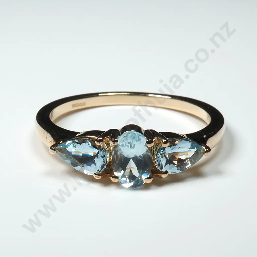 9ct Gold Aquamarine Ring w Certificate Image 1++