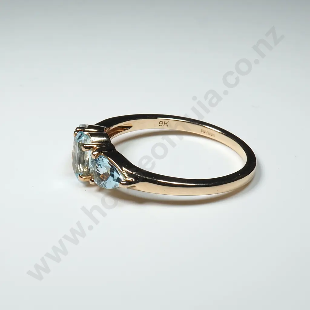 9ct Gold Aquamarine Ring w Certificate Image 1++