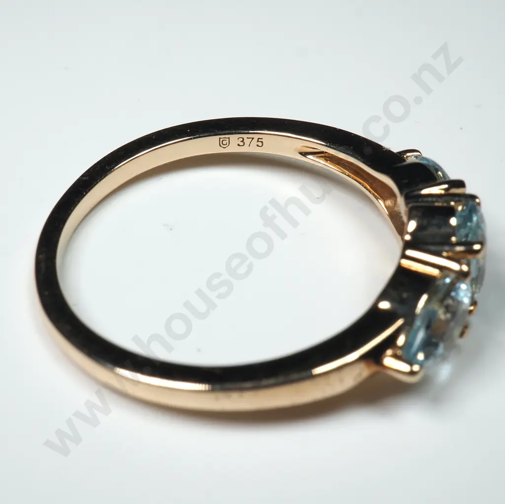 9ct Gold Aquamarine Ring w Certificate Image 1++