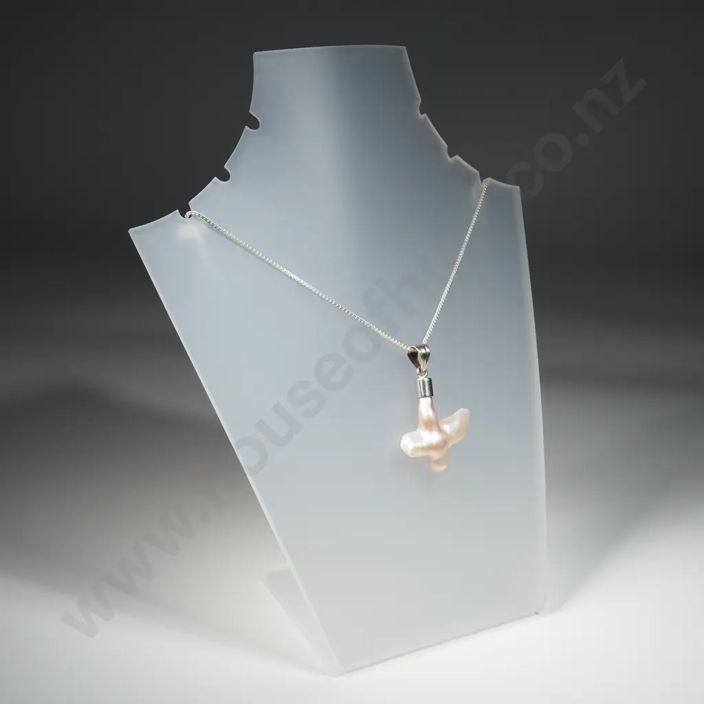 Large Baroque Pearl in Sterling Silver Mount & Sterling Silver Chain Image 1++