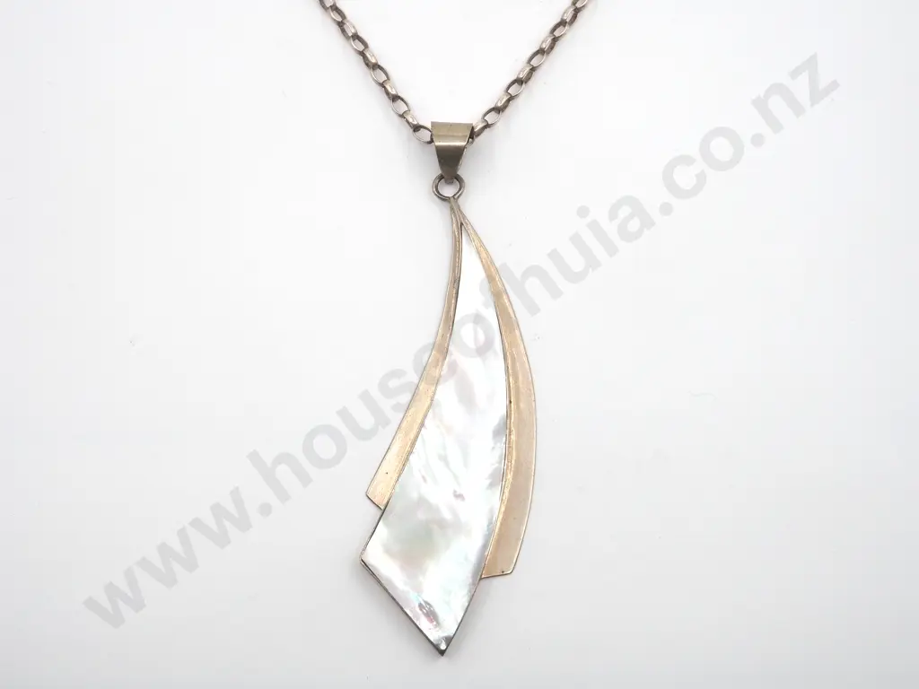 Dramatic Sterling Silver Mother of Pearl Pendant & Necklace Image 1++