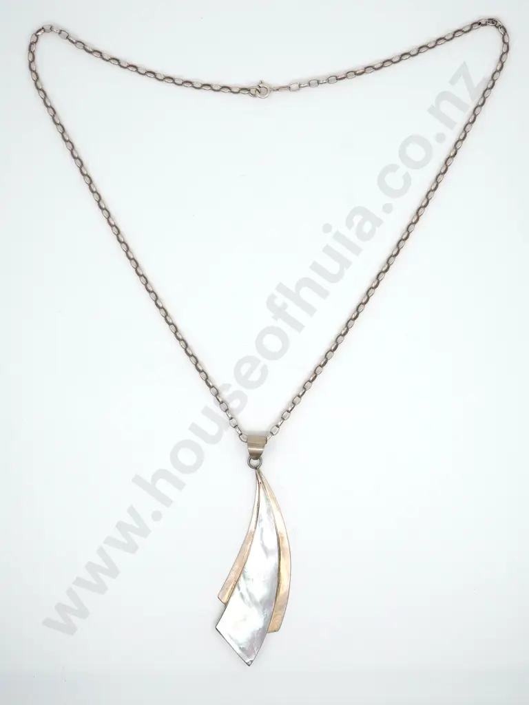 Dramatic Sterling Silver Mother of Pearl Pendant & Necklace Image 1++