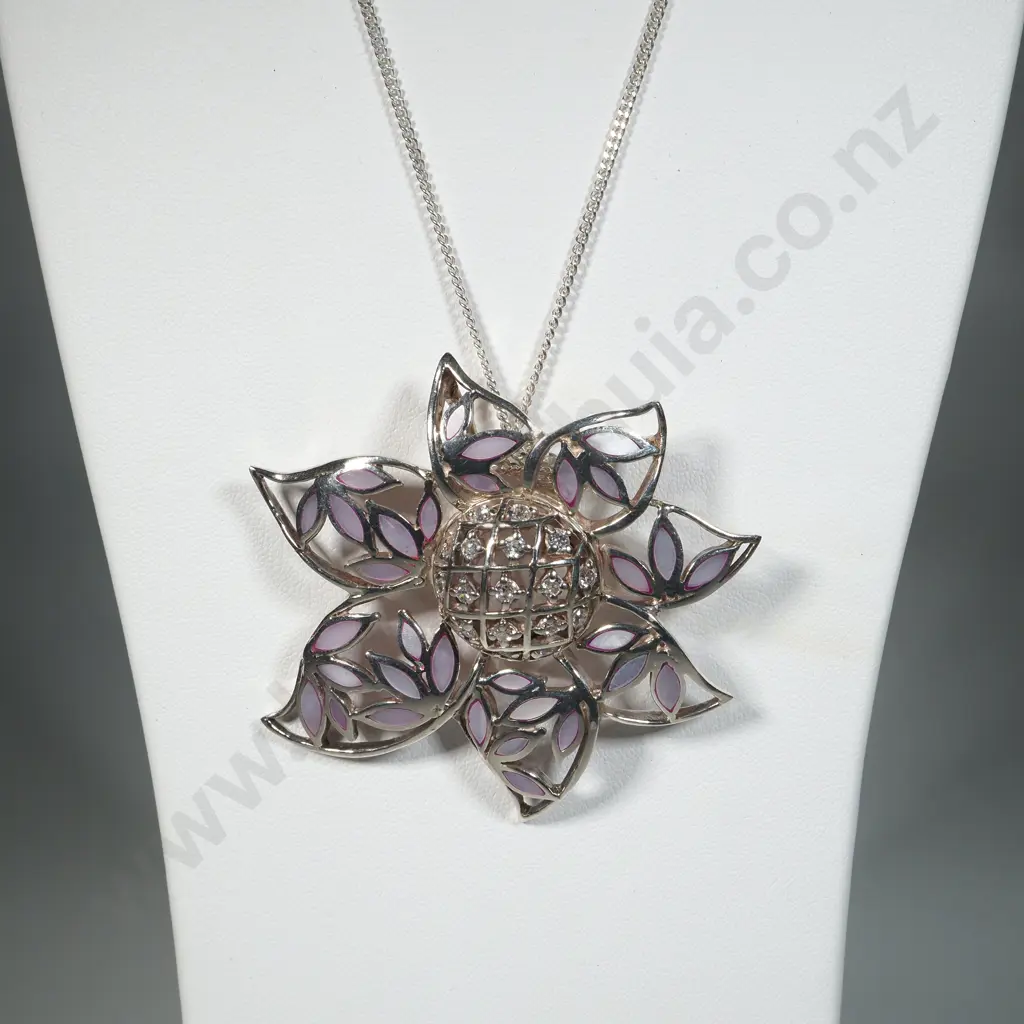 Sterling Silver Enamel & White Stone Leaf Shaped Pendant On Chain Image 1++