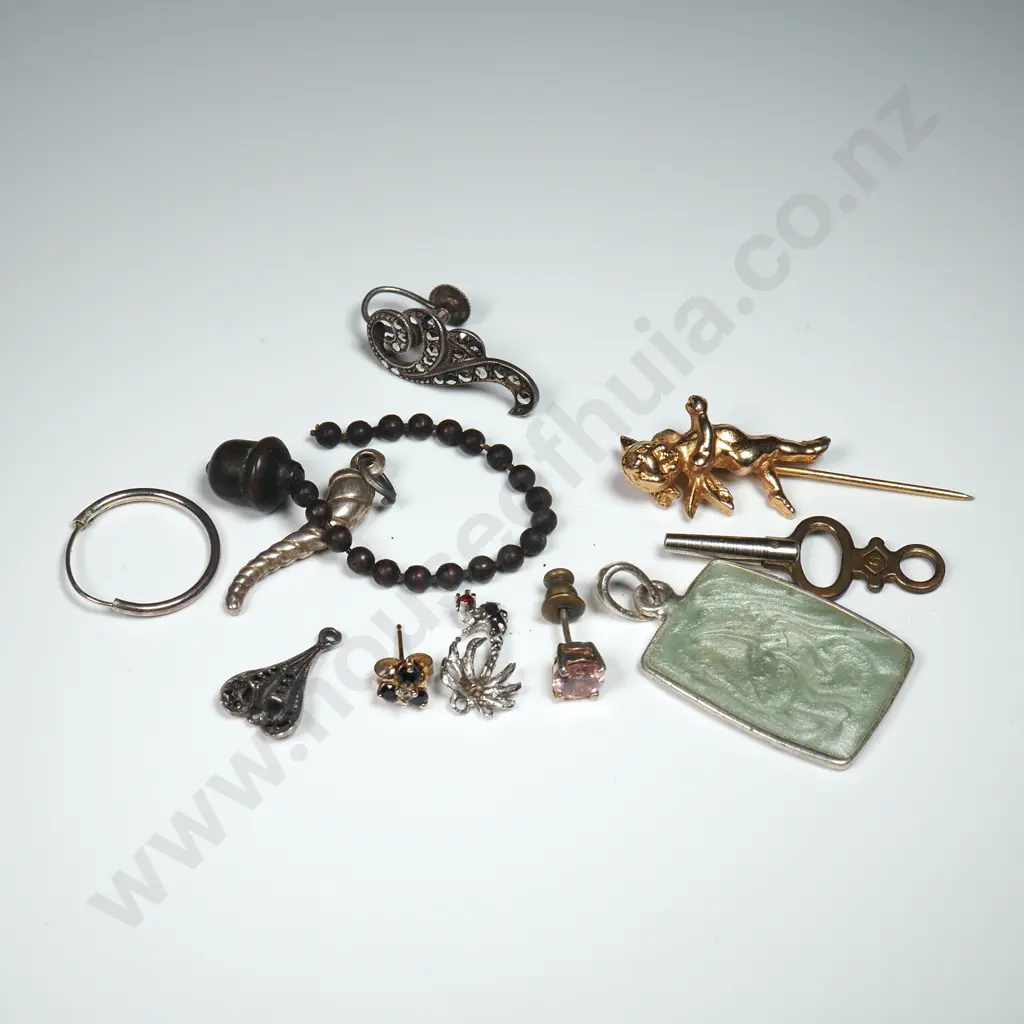 Assorted lot of Various Jewellery Pieces Image 1++