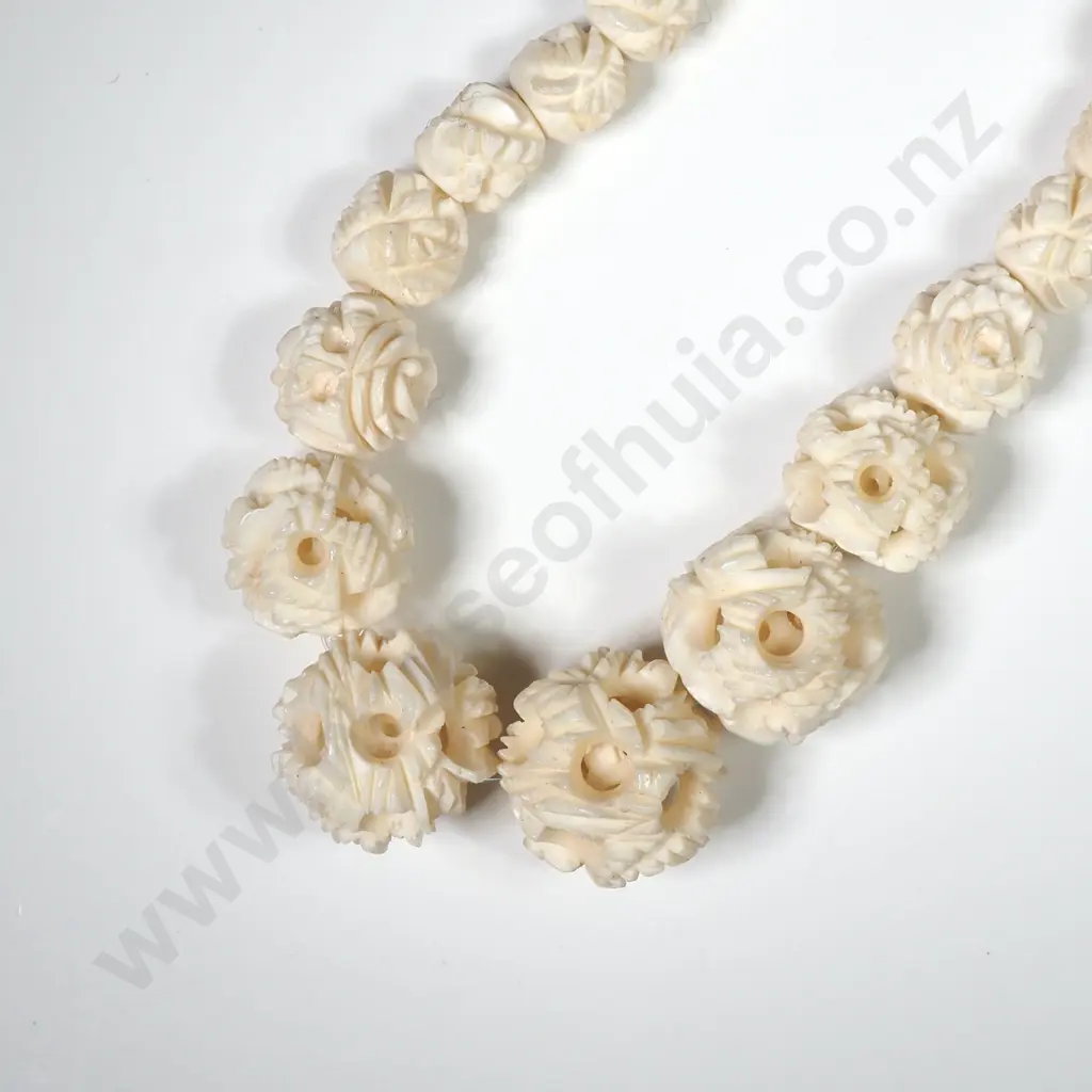 Carved Bone Necklace 44cm Image 1++