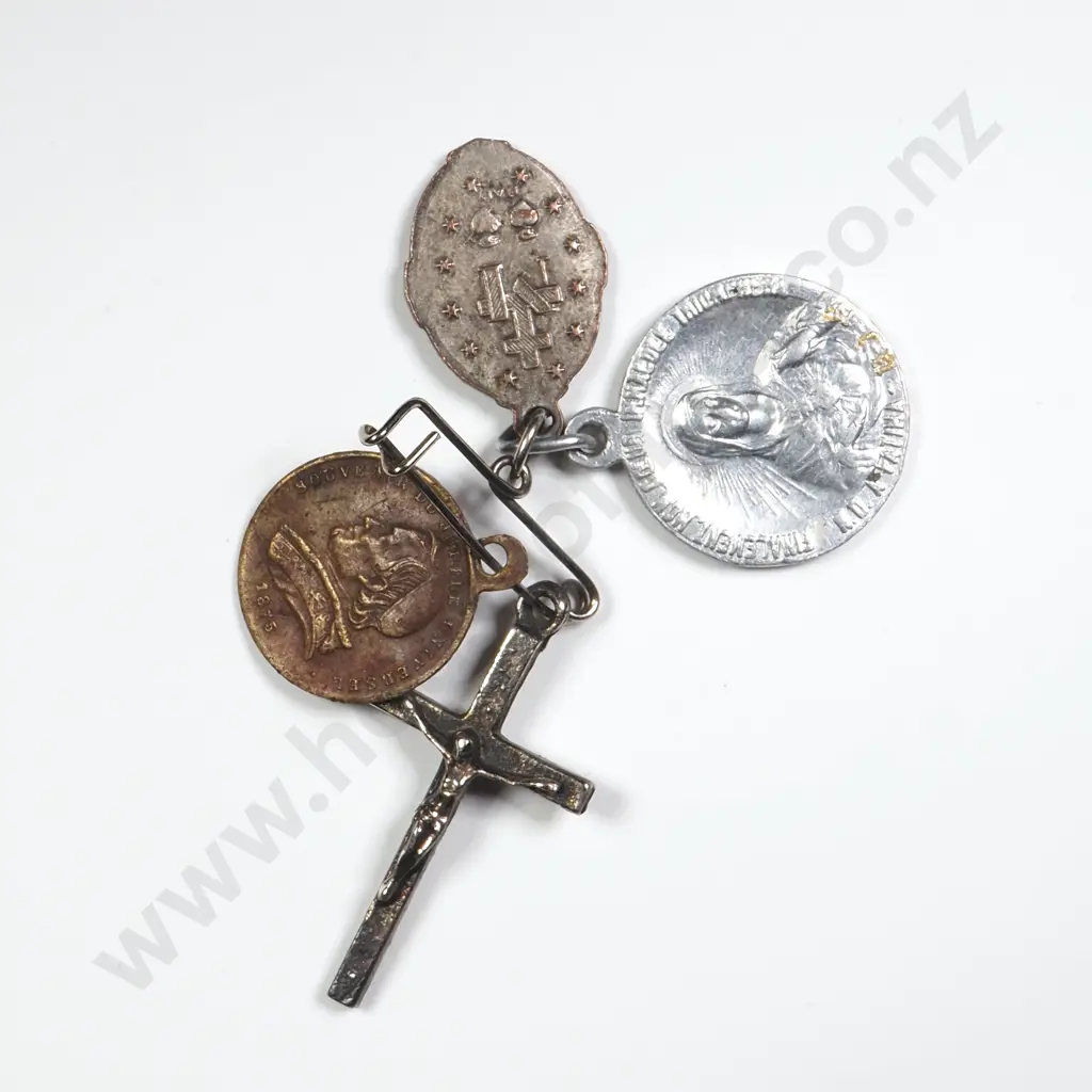 Assorted Religious Pendants Image 1++