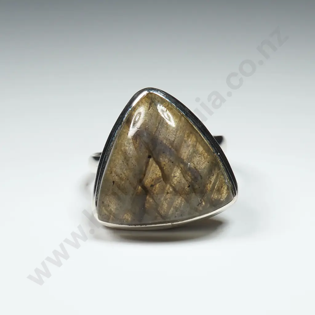 Sterling Silver & Labradorite Ring Image 1++