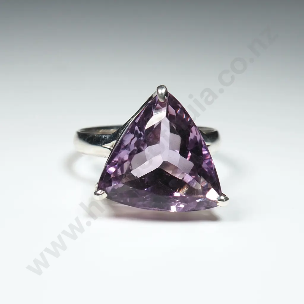 Sterling Silver & Amethyst Ring Image 1++