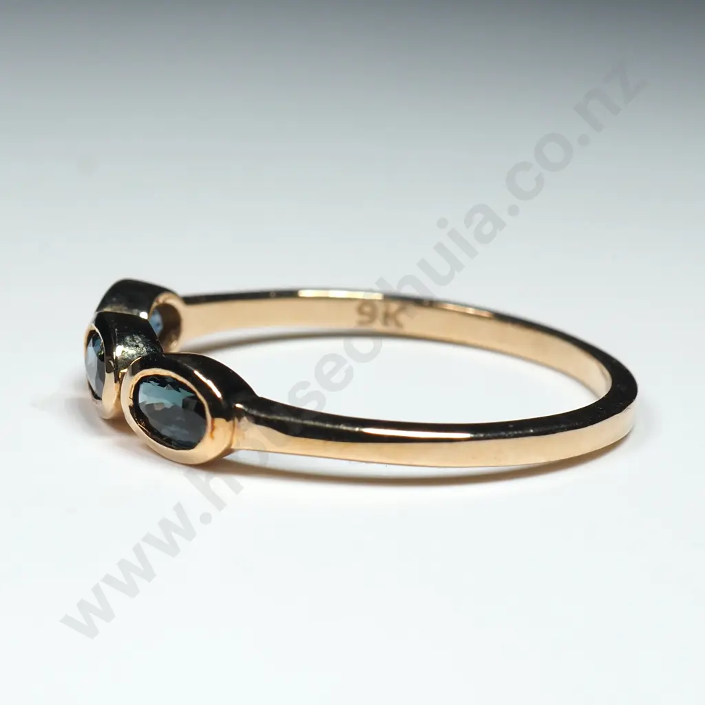 9ct Gold Blue Sapphire Ring w Certificate Image 1++