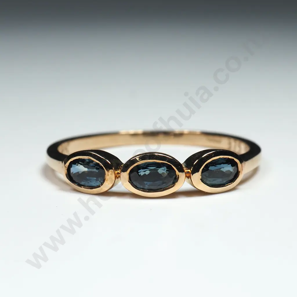 9ct Gold Blue Sapphire Ring w Certificate Image 1++