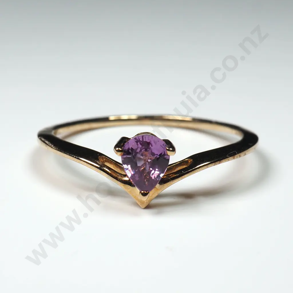 9ct Gold Purple Sapphire Ring w Certriciate Image 1++