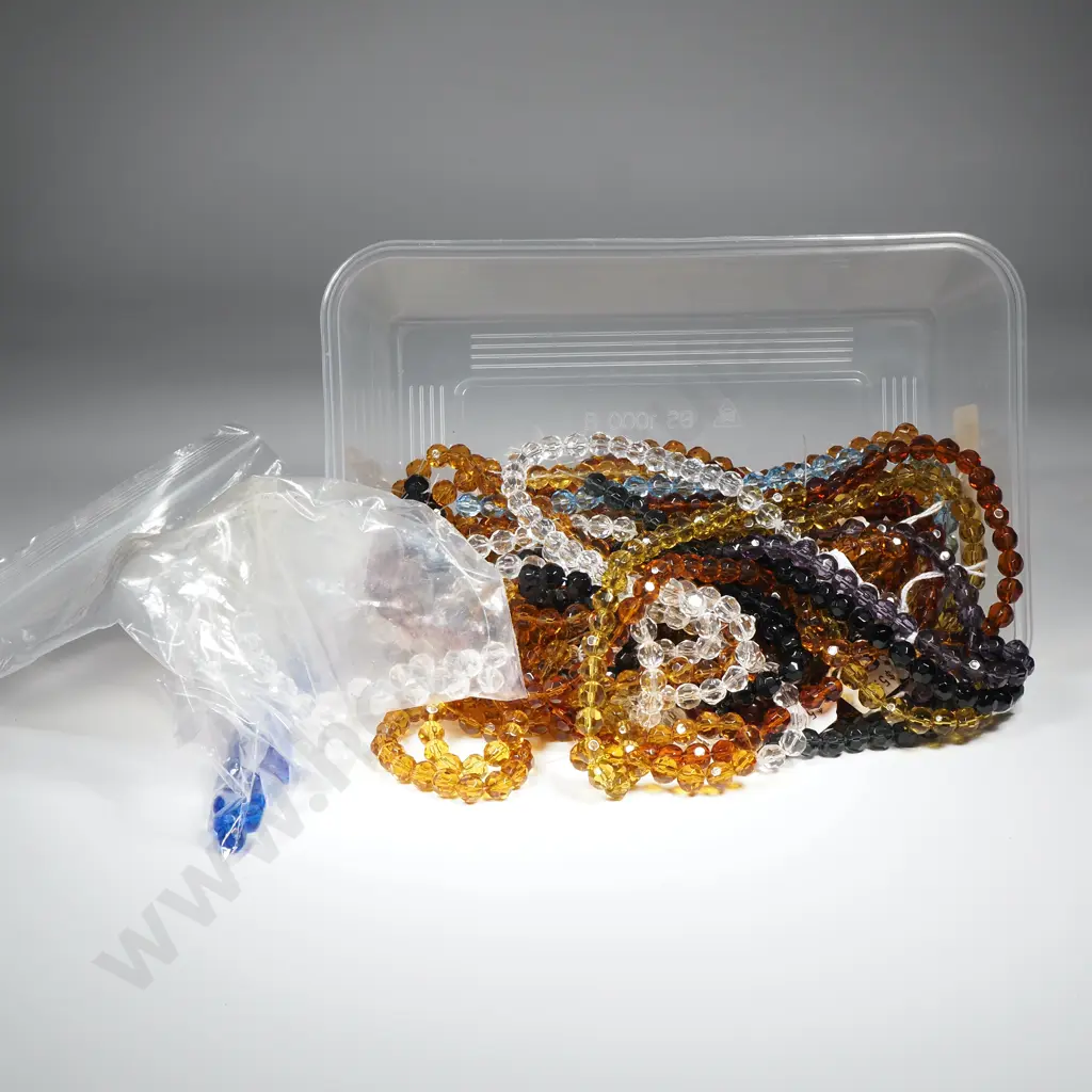 A Quantity of Facetted Coloured Glass Beads Image 1++