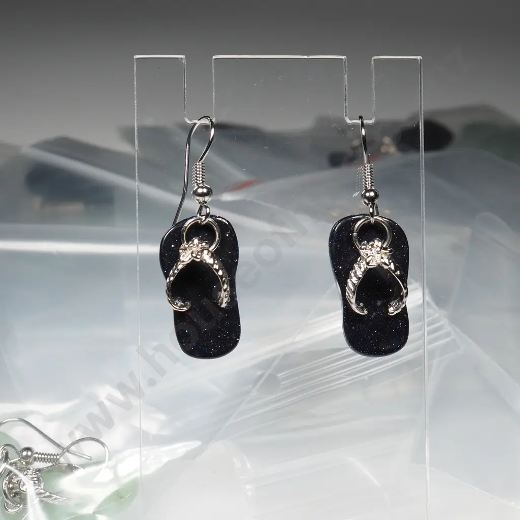 Twenty Pairs of Mixed Jandal Earrings Image 1++