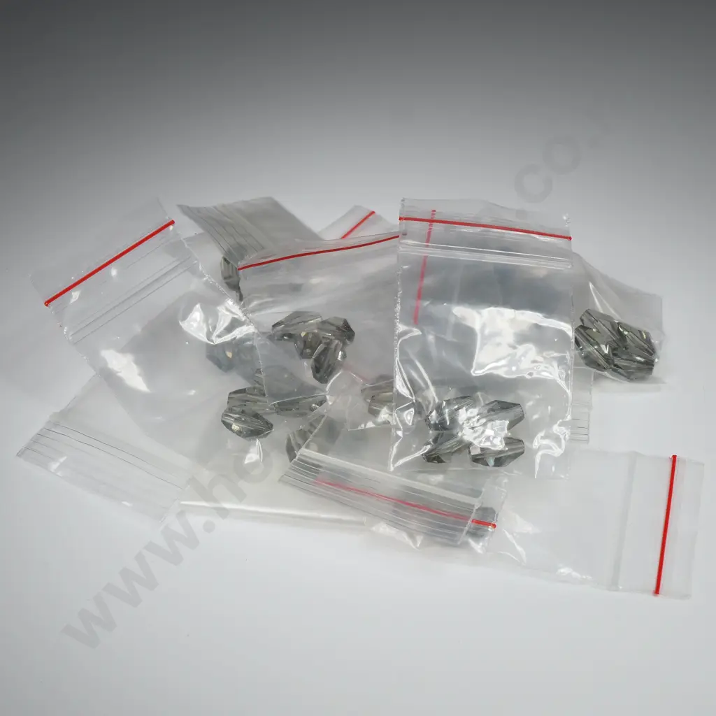 A Quantity of Swarovski Polygon Beads Image 1++