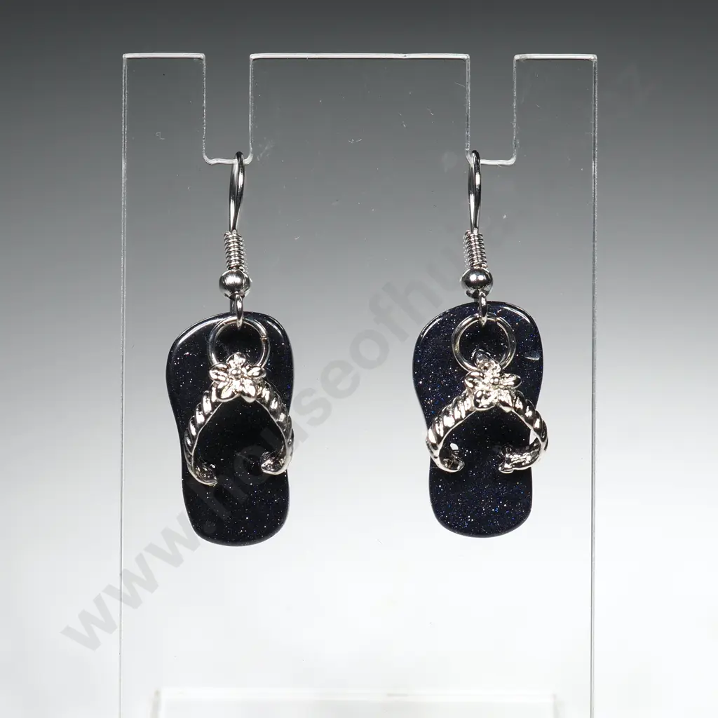 Twenty Pairs of Black Jandal Earrings Image 1++