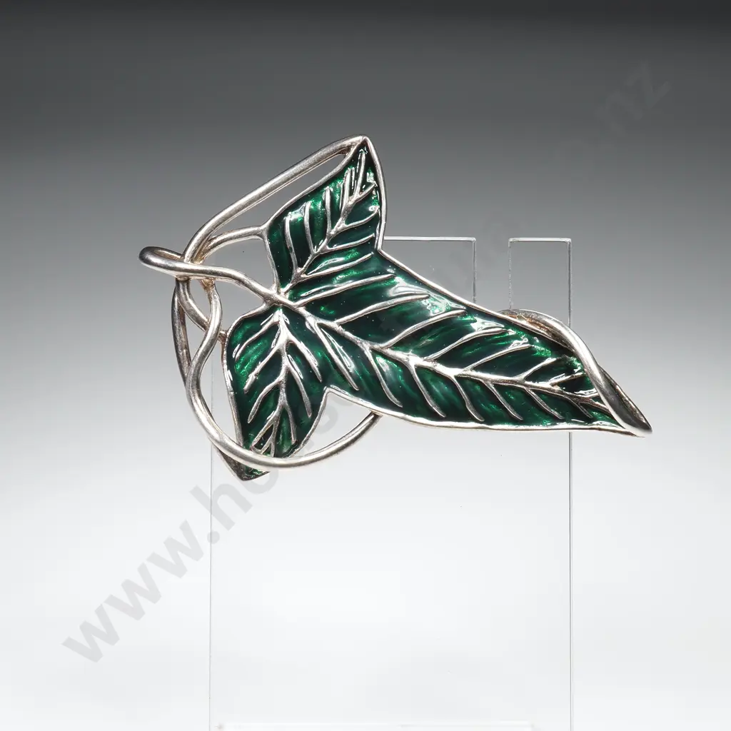 Sterling Silver Green Ivy Leaf Brooch Image 1++
