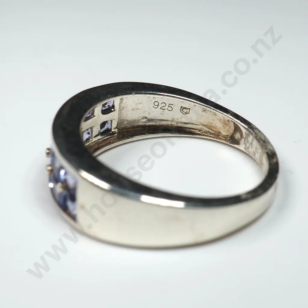 Sterling Silver & Tanzanite Ring w Certificate Image 1++