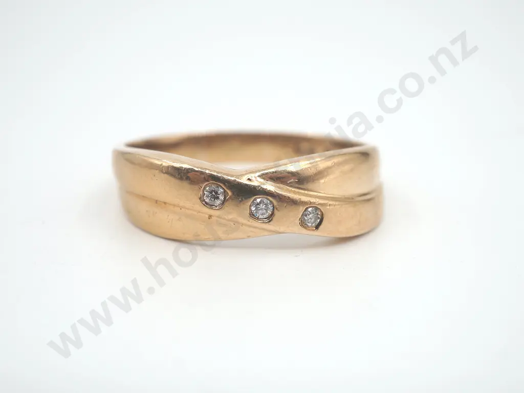 9ct Gold Triple Diamond Ring Image 1++