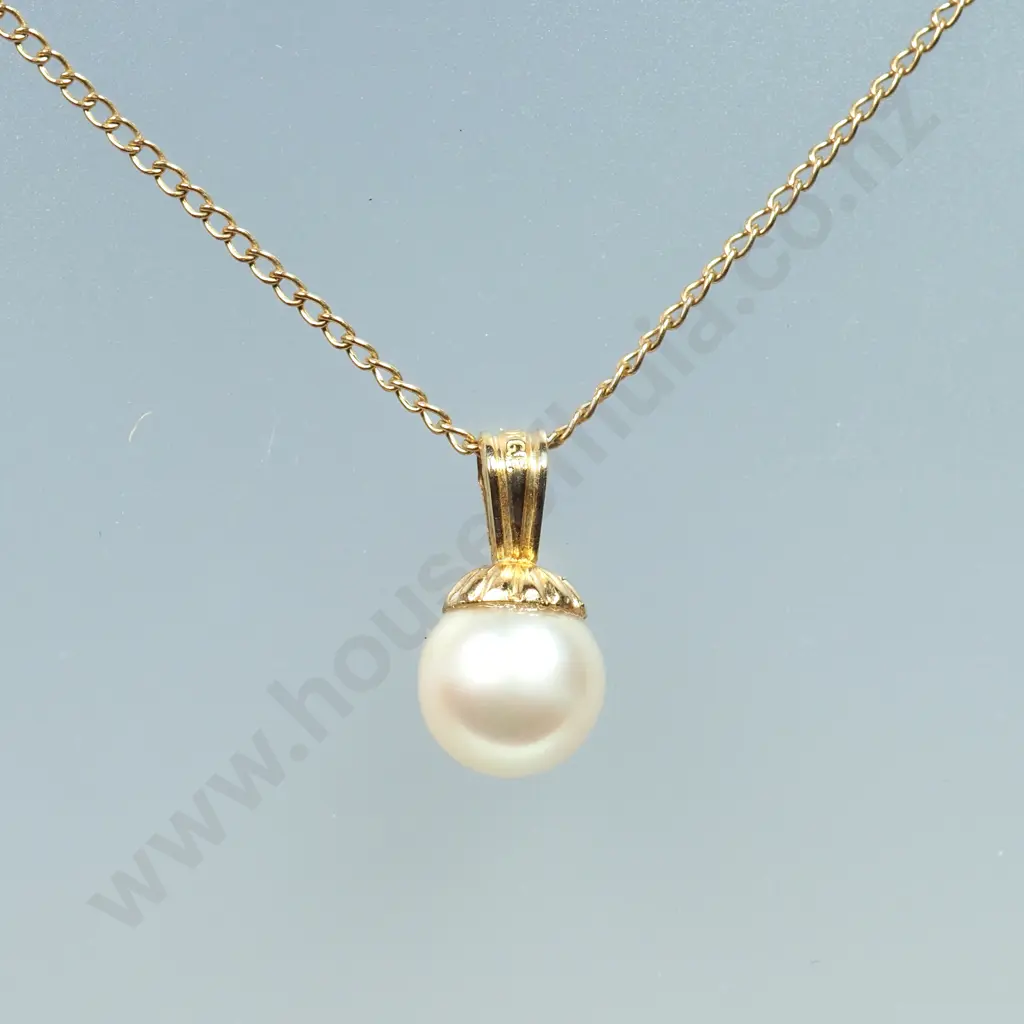 Rolled Gold Pearl Pendant / Necklace Image 1++
