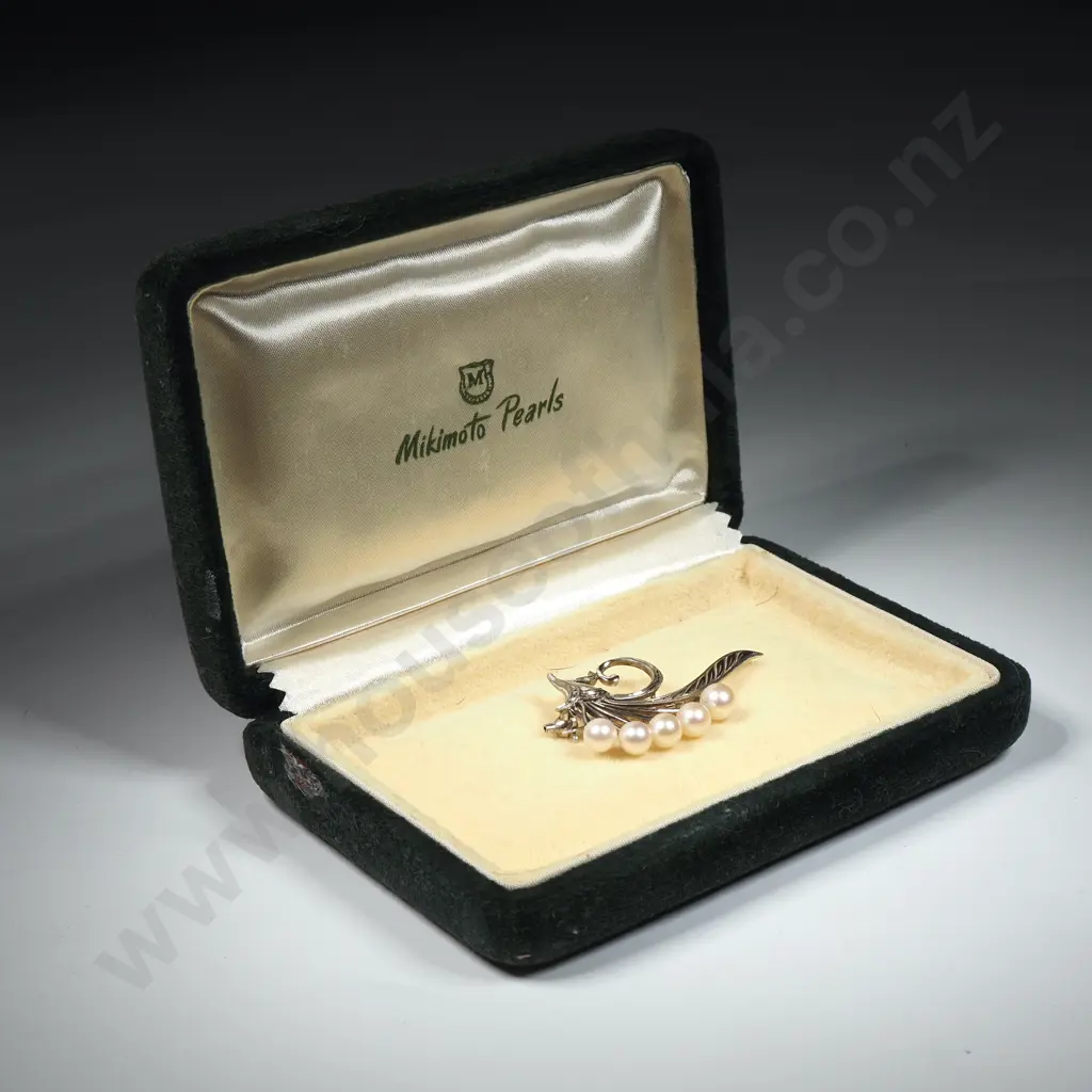 Cased Sterling Silver Mikimoto Pearl Brooch Image 1++