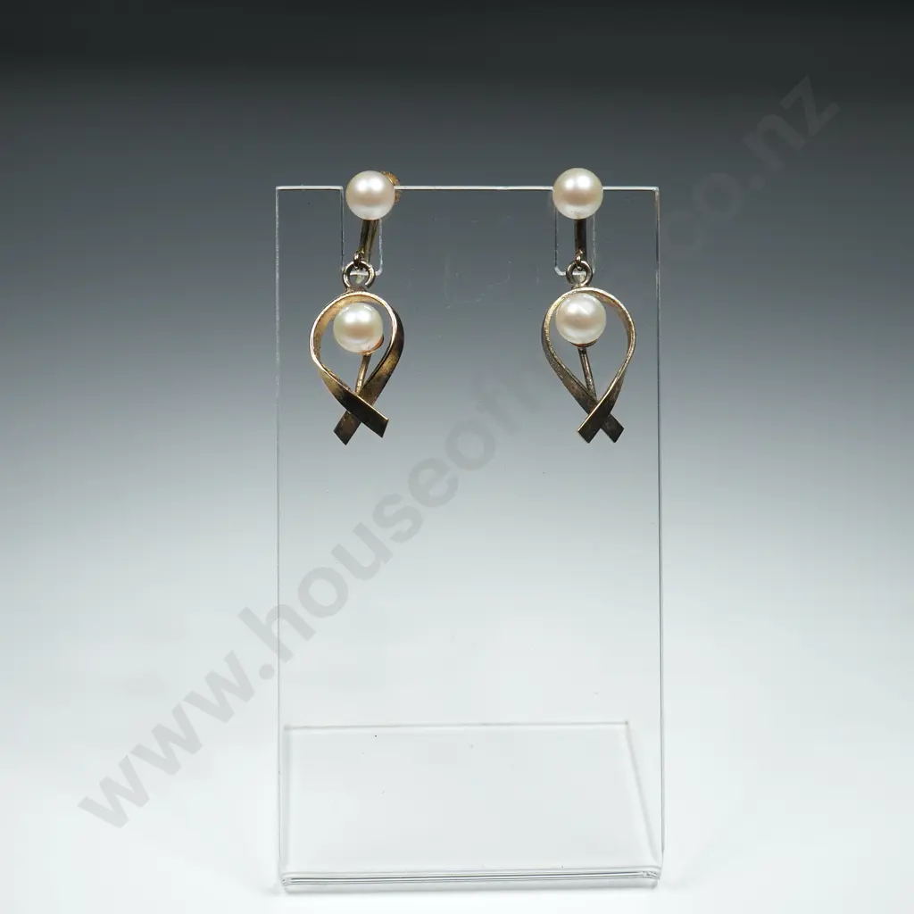 Silver & Pearl Earrings Image 1++