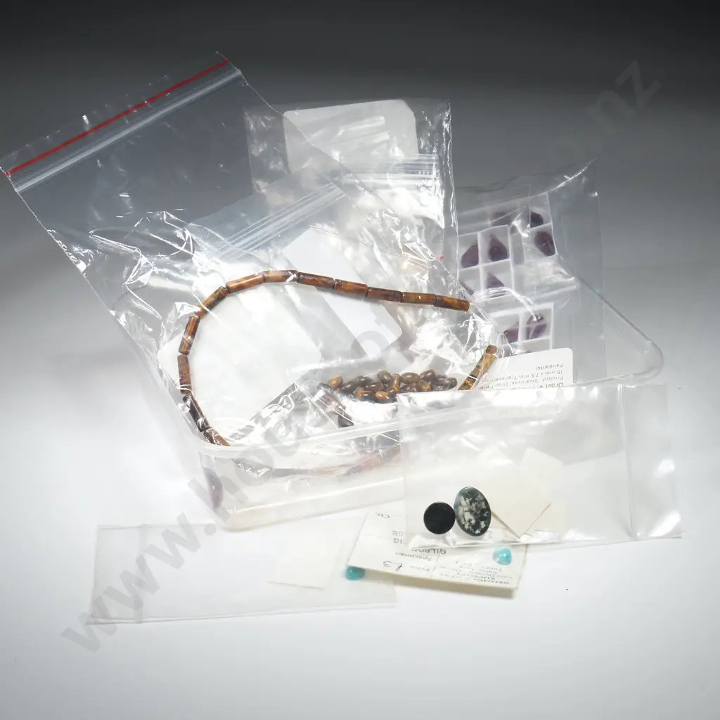 Box of Mixed Gems Image 1++