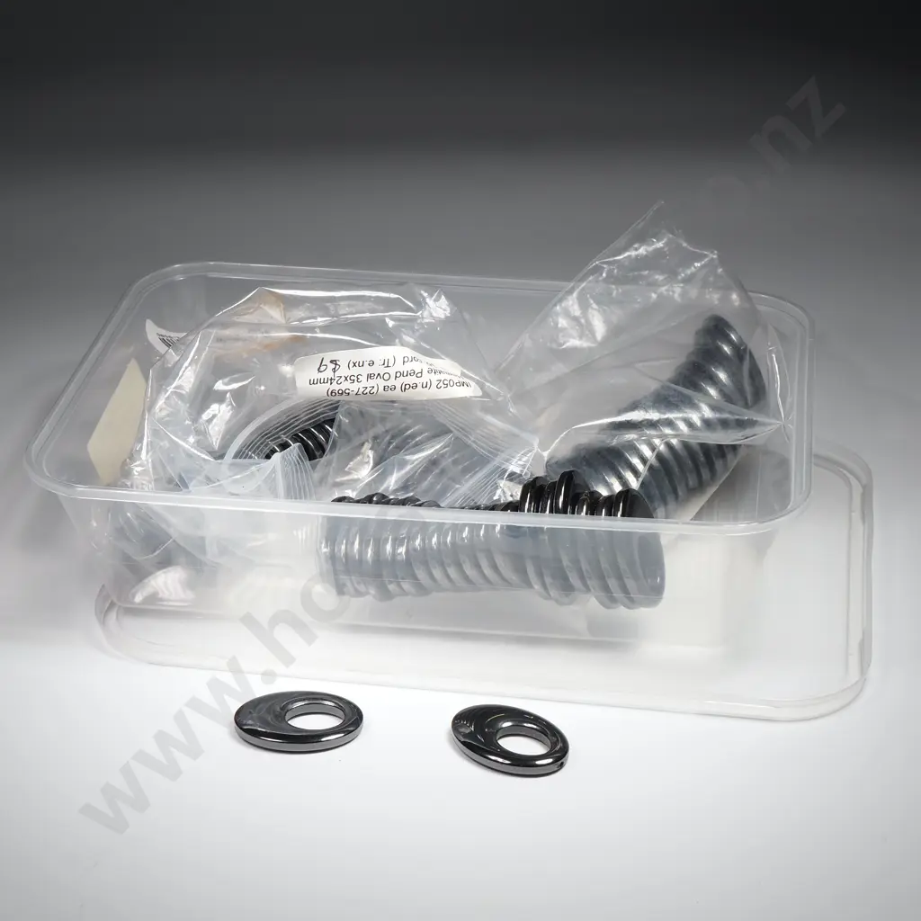 A Quantity of Hematite Oval Pendants Image 1++