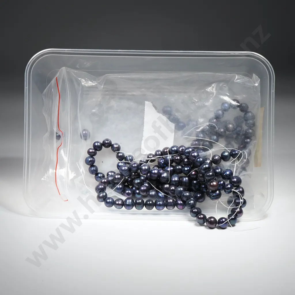 Black F/W Pearls Image 1++