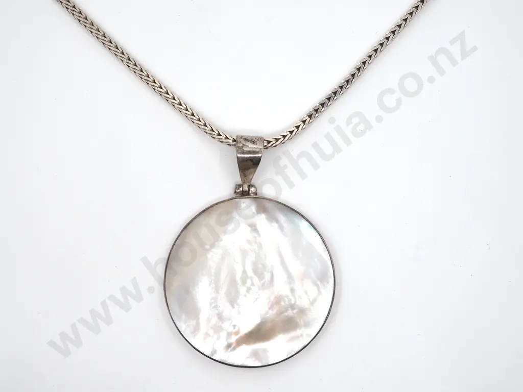Mother of Pearl Pendant & Sterling Silver Chain Image 1++