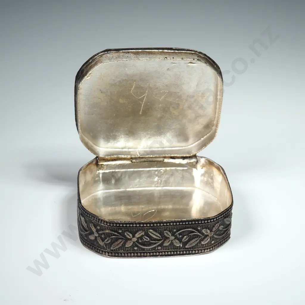 Sterling Silver Pill Box w Camel / Desert Scene Image 1++