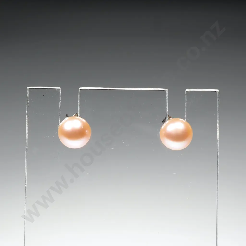 Pair Of Pearl Stud Earrings Image 1++