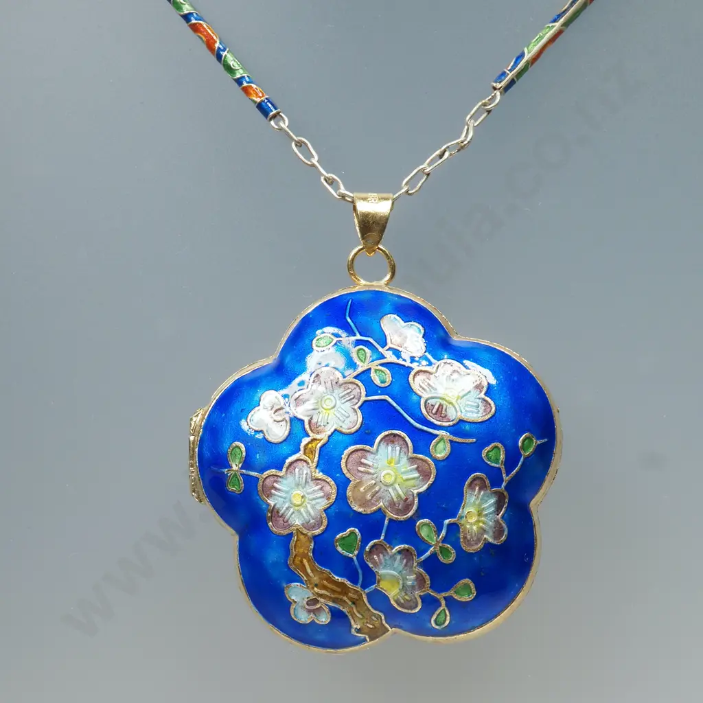 Sterling Silver Hinged Cloisonné  Locket & Chain. Image 1++