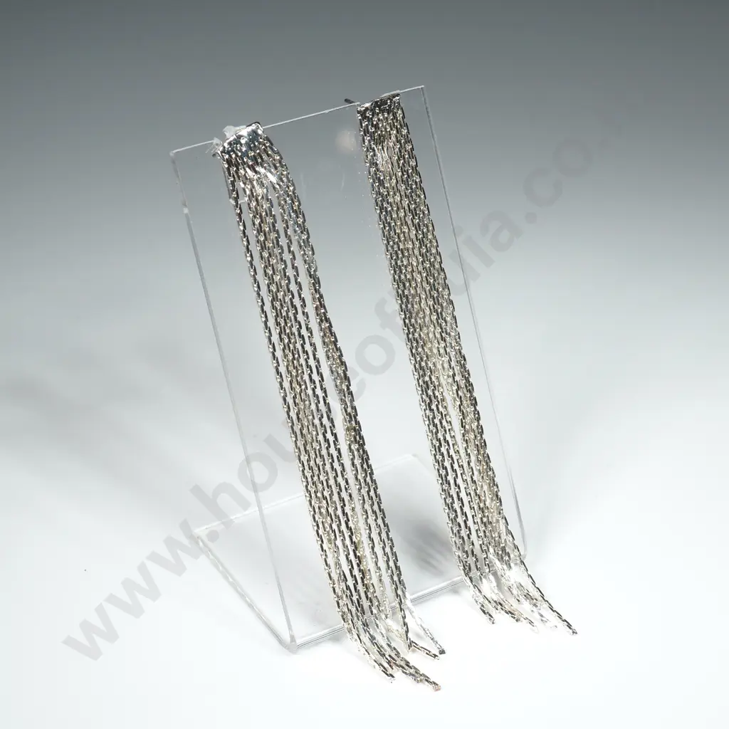 Pair of Dramatic Drop Earrings Image 1++