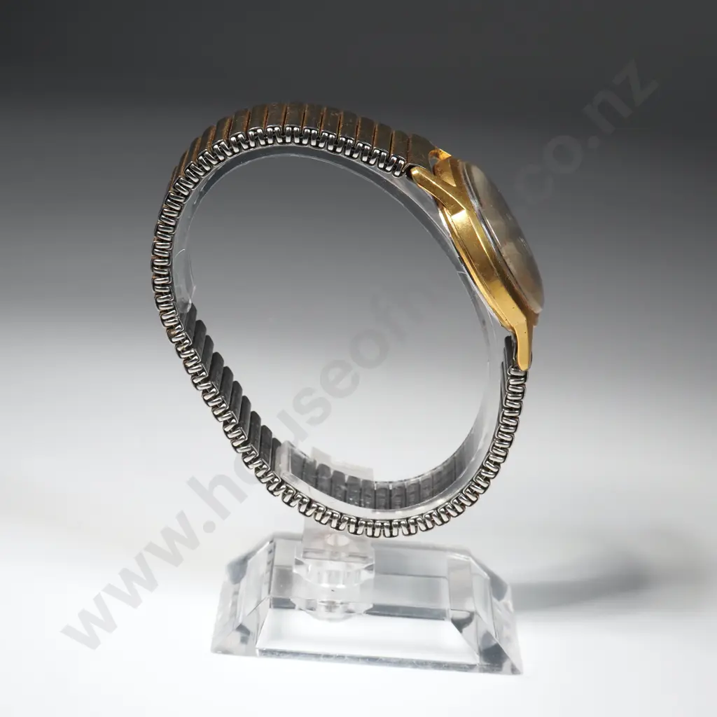 Vintage Buren Wristwatch Image 1++