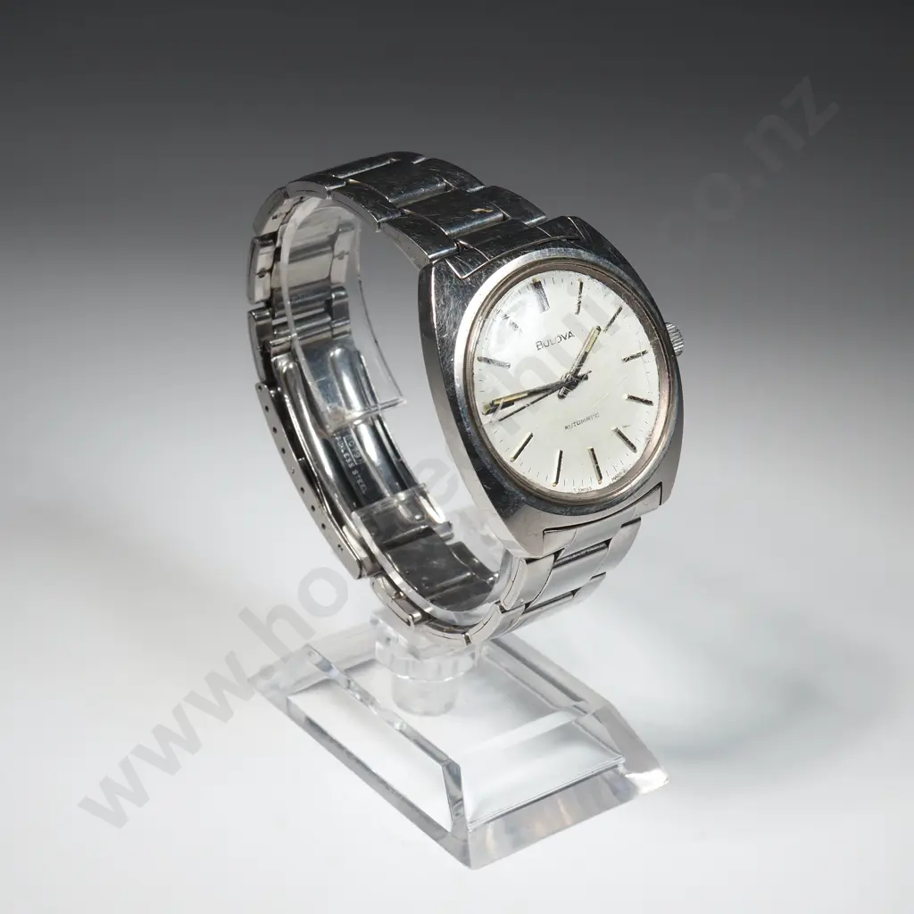 Vintage Gents Bulova Automatic Wristwatch on Original Bracelet Image 1++