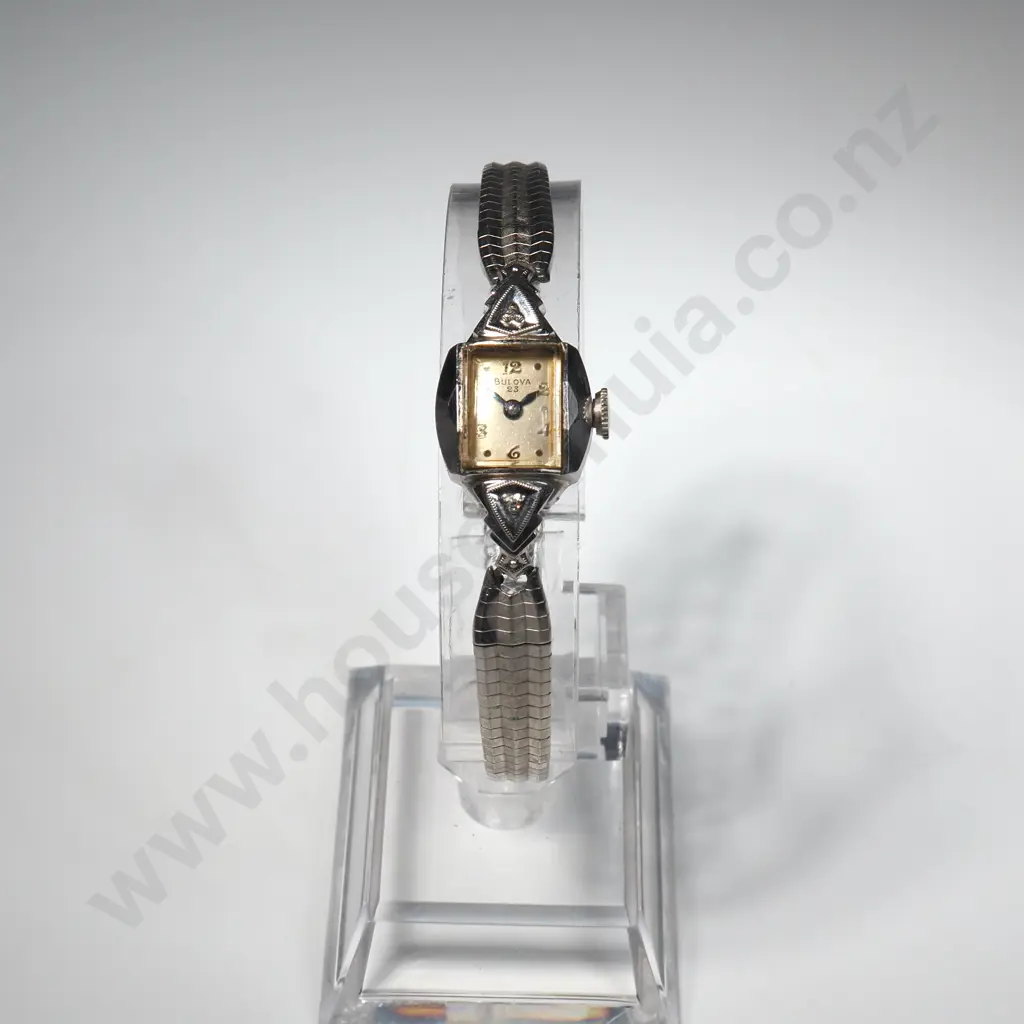 Vintage Ladies Rolled Gold Bulova Wristwatch in Original Box Image 1++