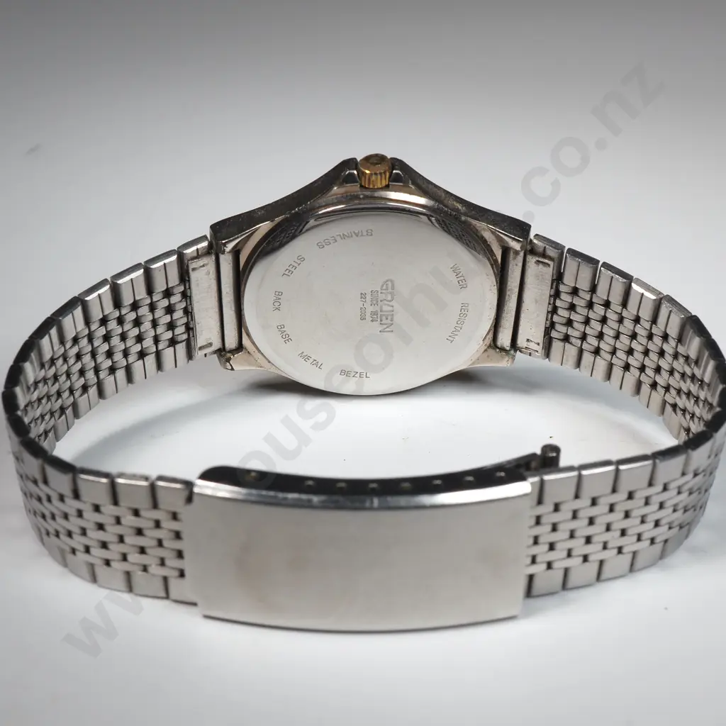 Cased Gruen Quartz Wristwatch Image 1++