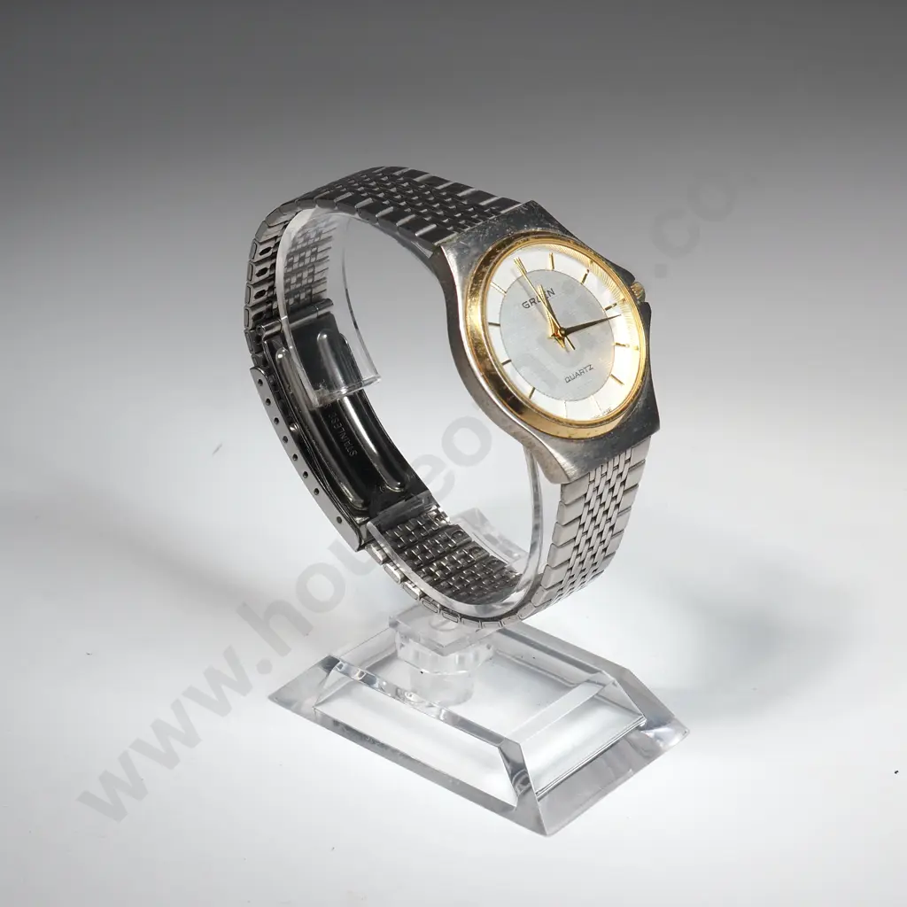 Cased Gruen Quartz Wristwatch Image 1++