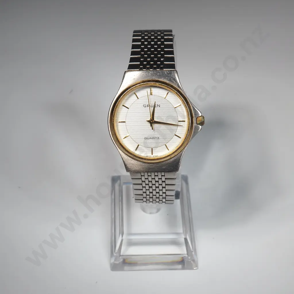 Cased Gruen Quartz Wristwatch Image 1++