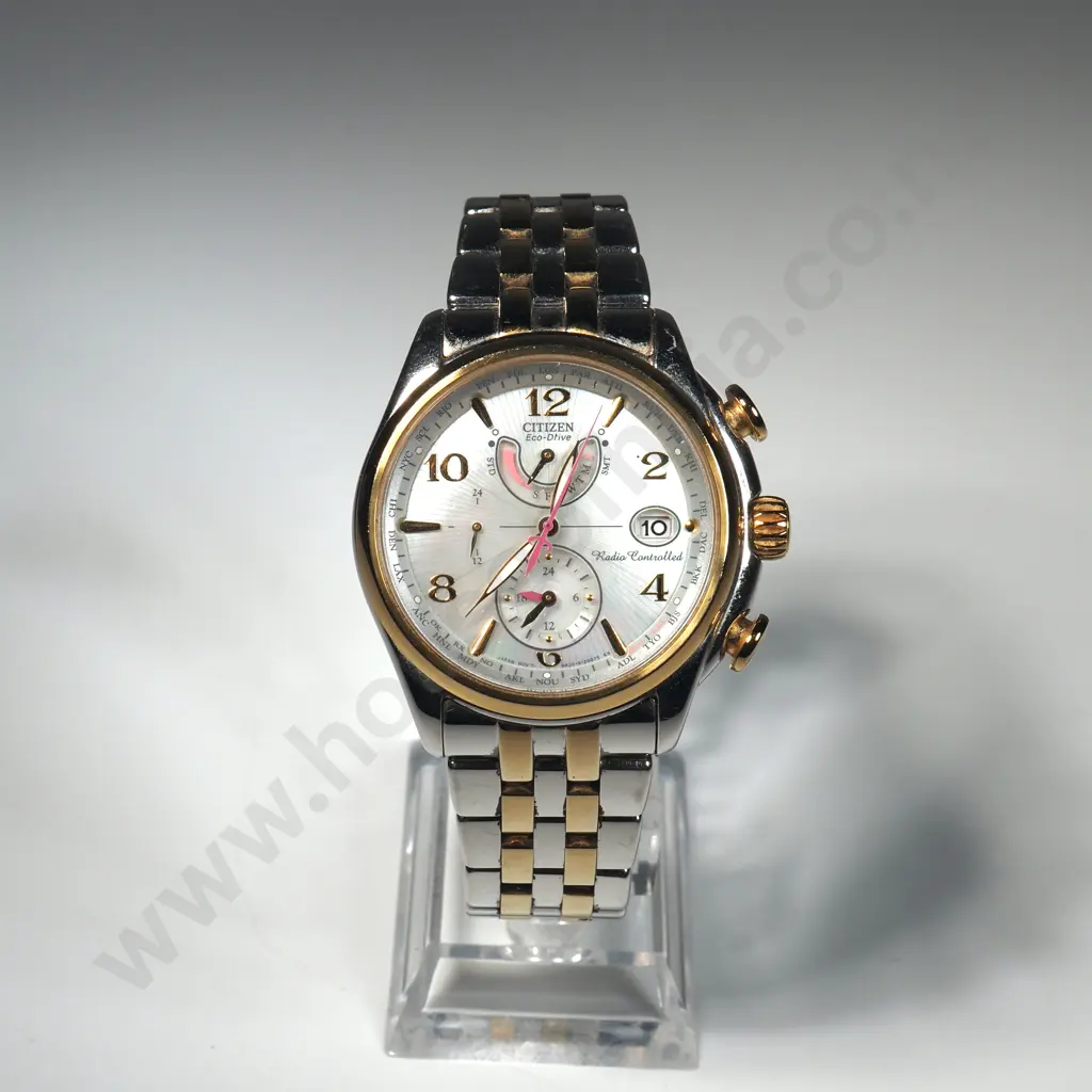 Cased Citizen Ecodrive Wristwatches Image 1++