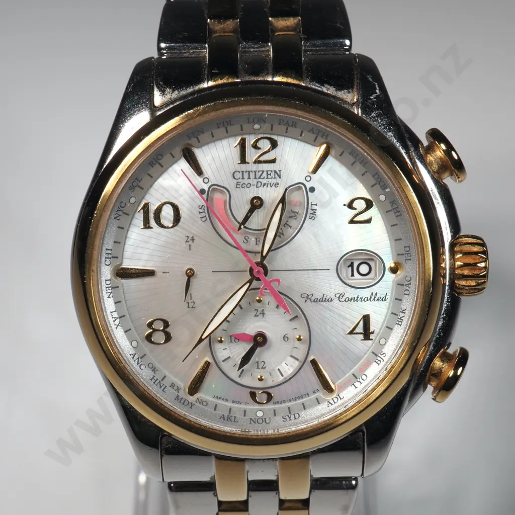 Cased Citizen Ecodrive Wristwatches Image 1++