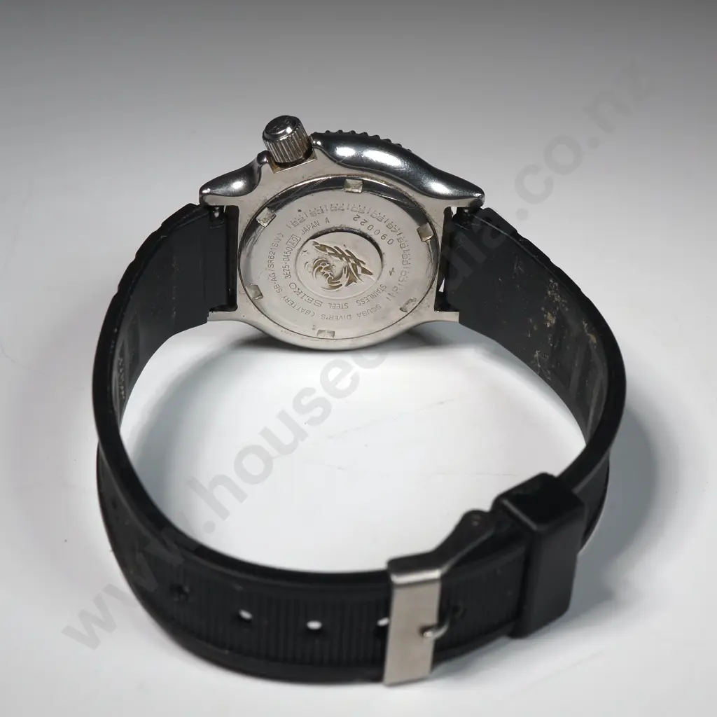 Vintage Seiko Quartz Divers Wristwatch - Small Size Image 1++
