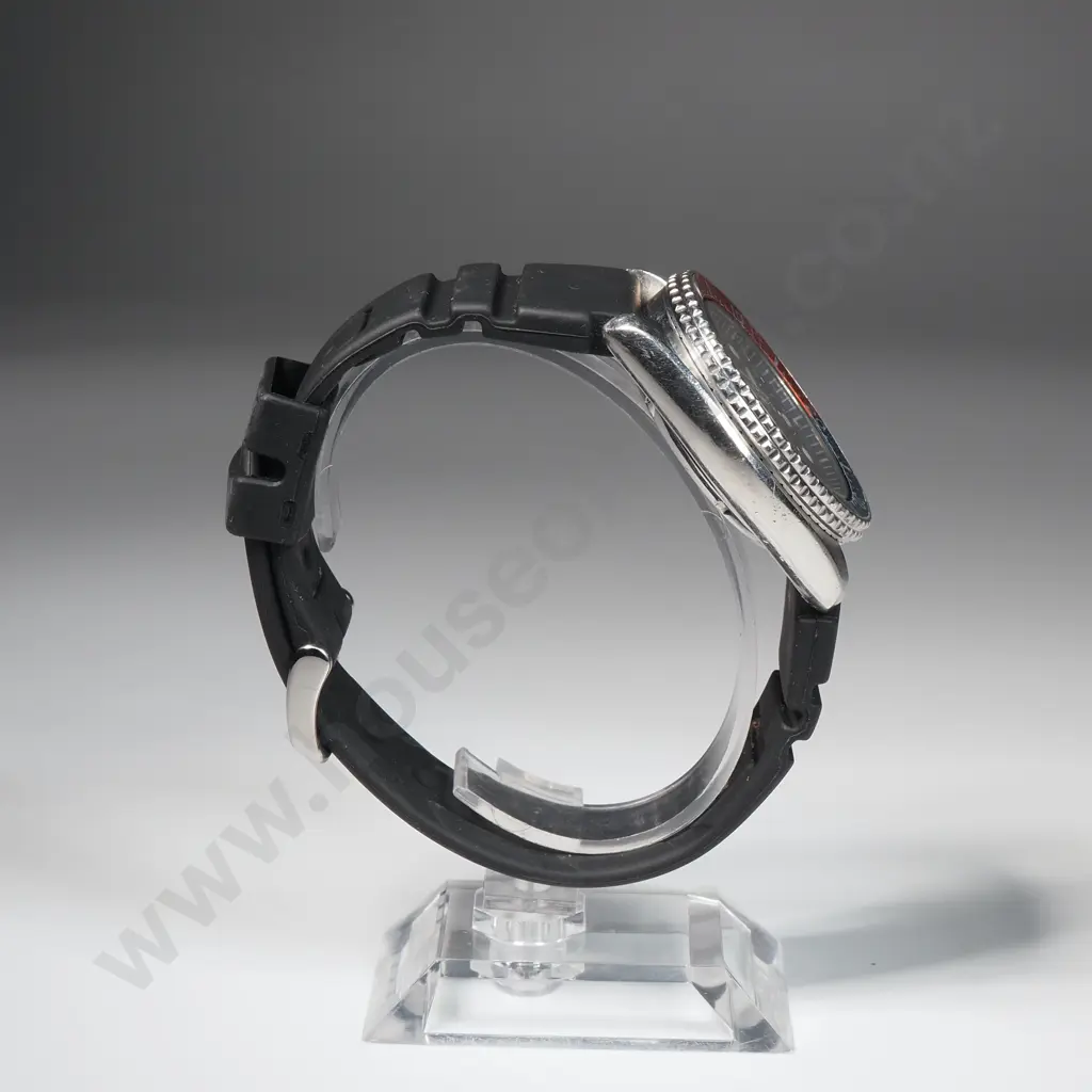 Vintage Seiko Quartz Divers Wristwatch Image 1++