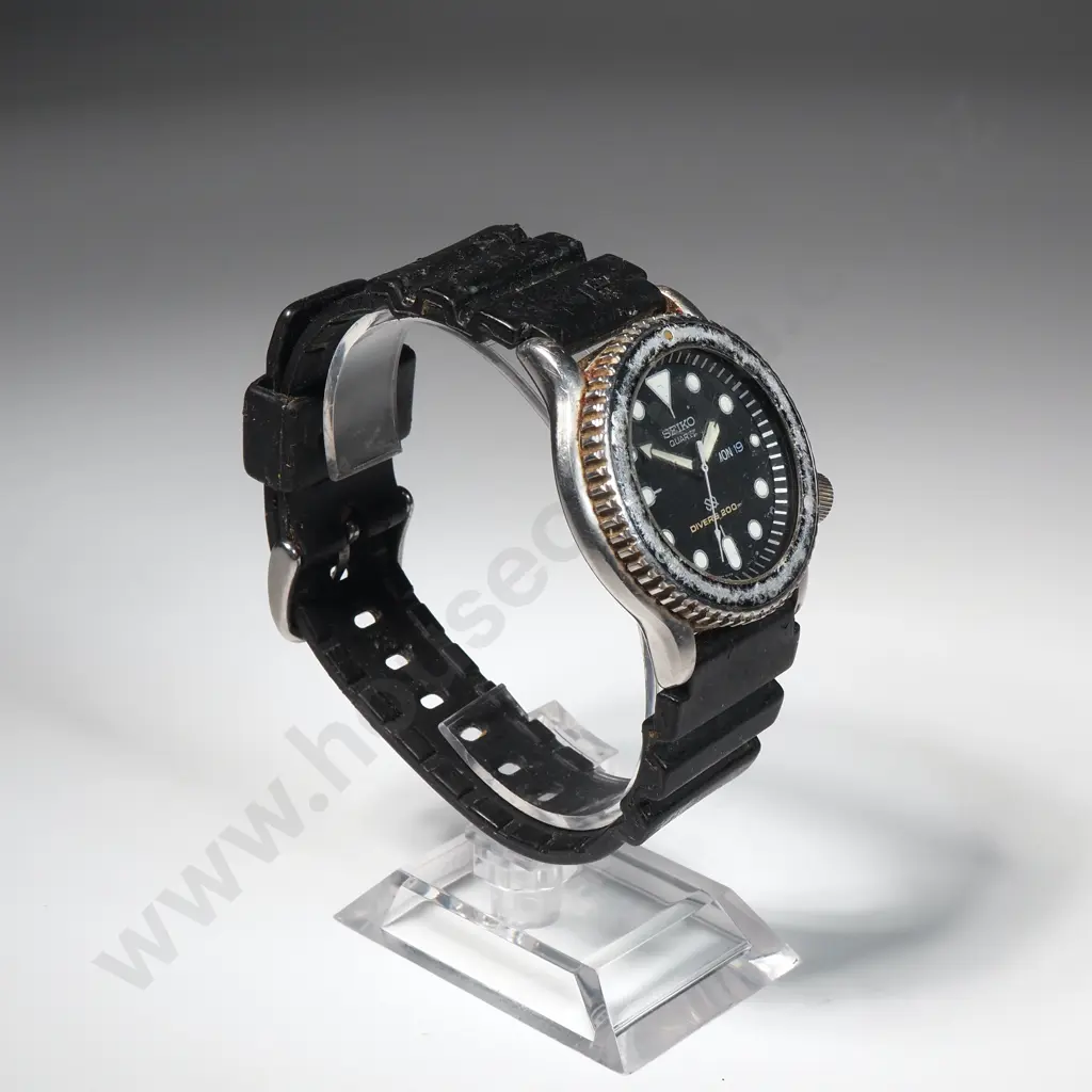 Vintage Seiko Quartz Divers Wristwatch Image 1++